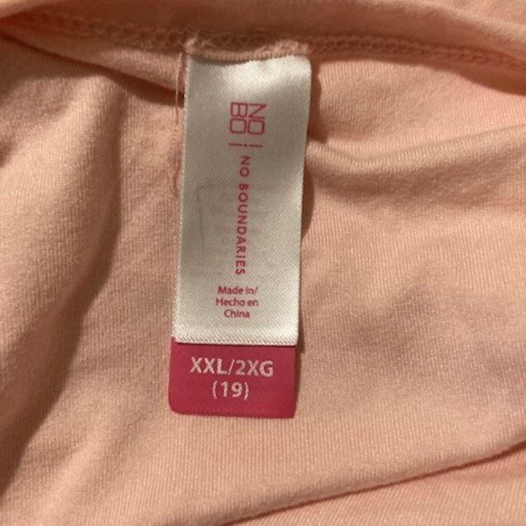 No Boundaries tank and shorts - Picture 5 of 16